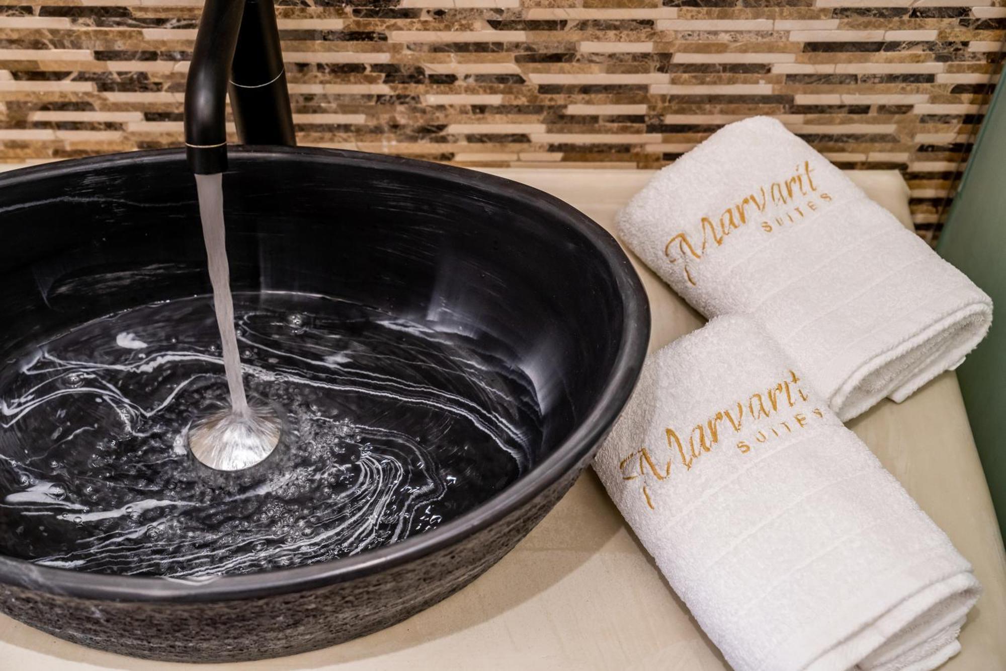 Marvarit Suites Messaria  Room photo