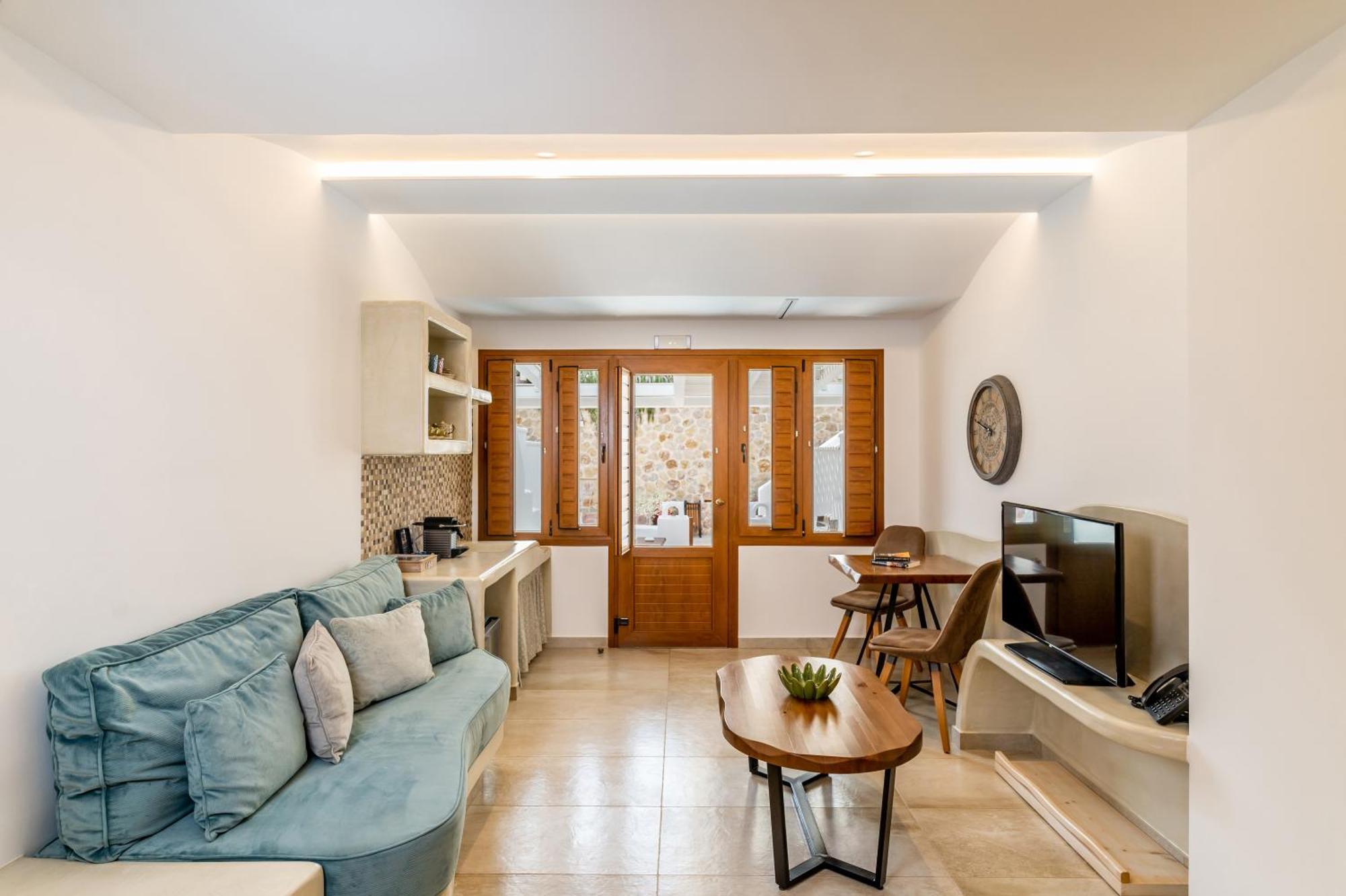 Marvarit Suites Messaria  Room photo